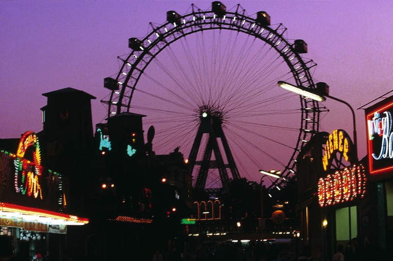 Giant Ferris Wheel 